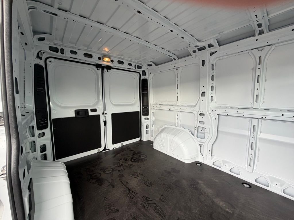 New 2026 Bright White Clear-Coat Exterior Paint RAM Low Roof image 26
