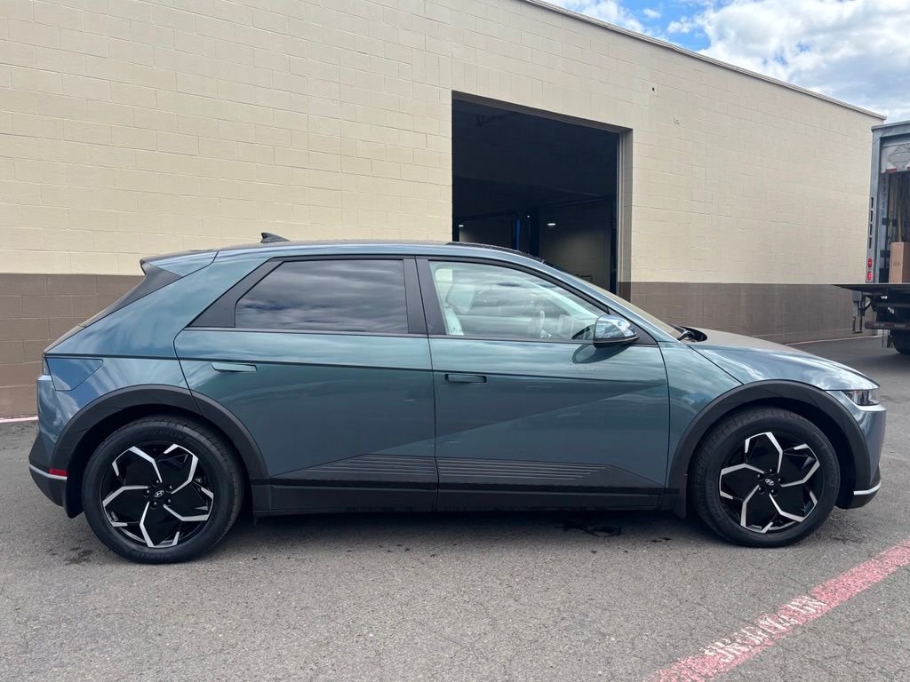 Used 2023 Digital Teal Hyundai SEL image 3