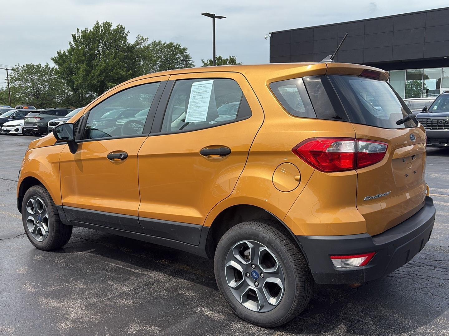 Used 2022 Luxe Yellow Ford S image 5