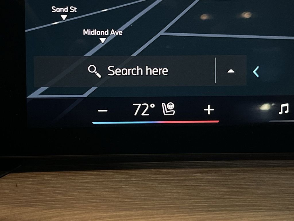 2025 BMW 3 Series 330i - Photo 19