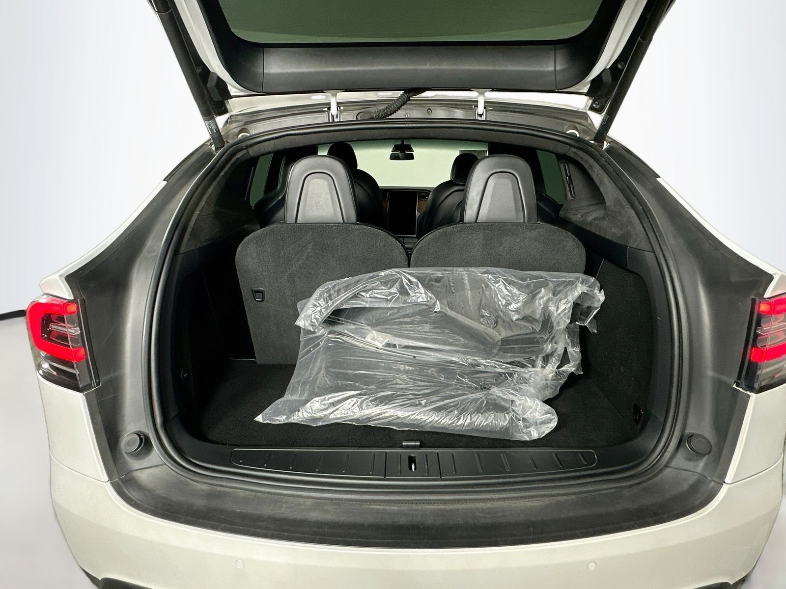 Used 2020 White Tesla Long Range image 26