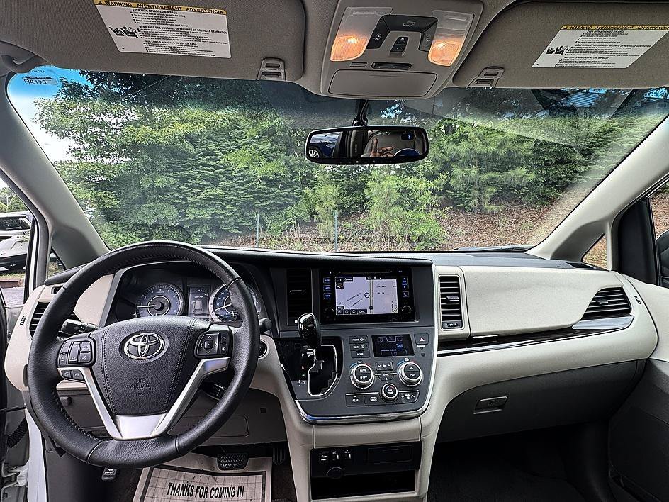 Used 2017 Blizzard Pearl Toyota XLE image 18