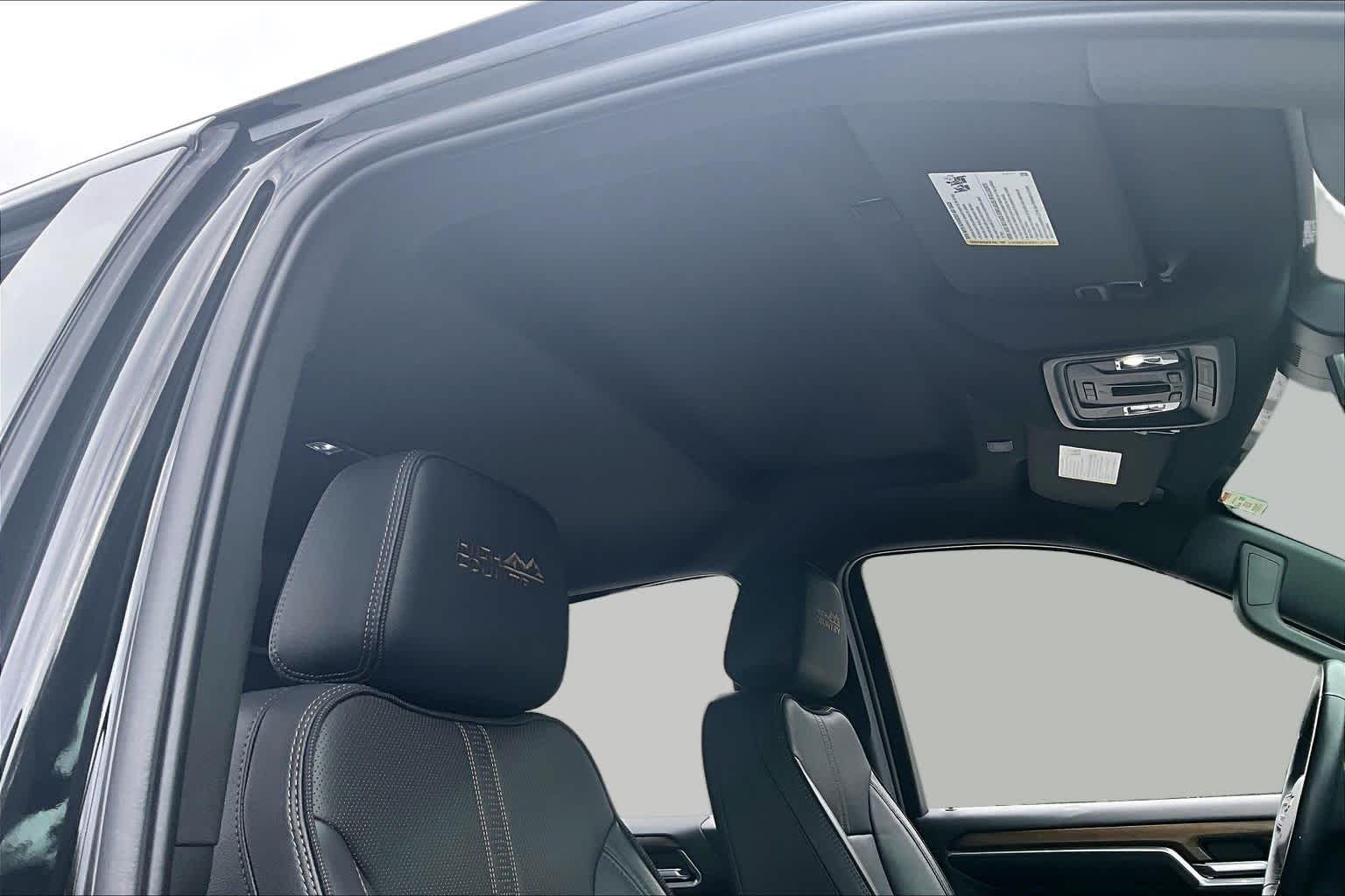 Used 2022 Black Chevrolet High Country image 13