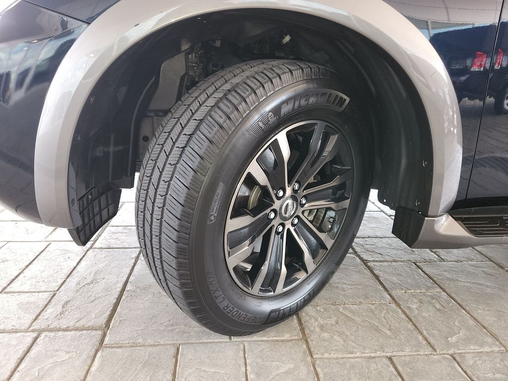 Used 2018 Blue Nissan Platinum image 35
