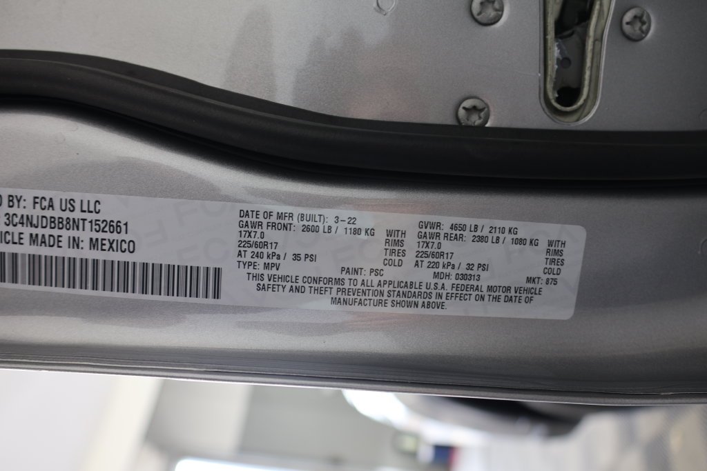 Used 2022 Silver Jeep Latitude image 29
