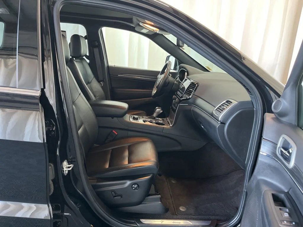 Used 2022 Black Jeep Limited image 20