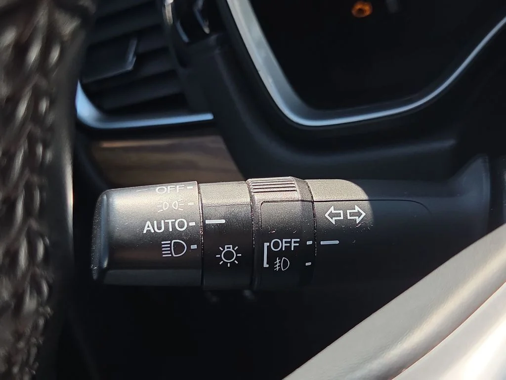 Used 2020 Blue Honda EX-L image 30
