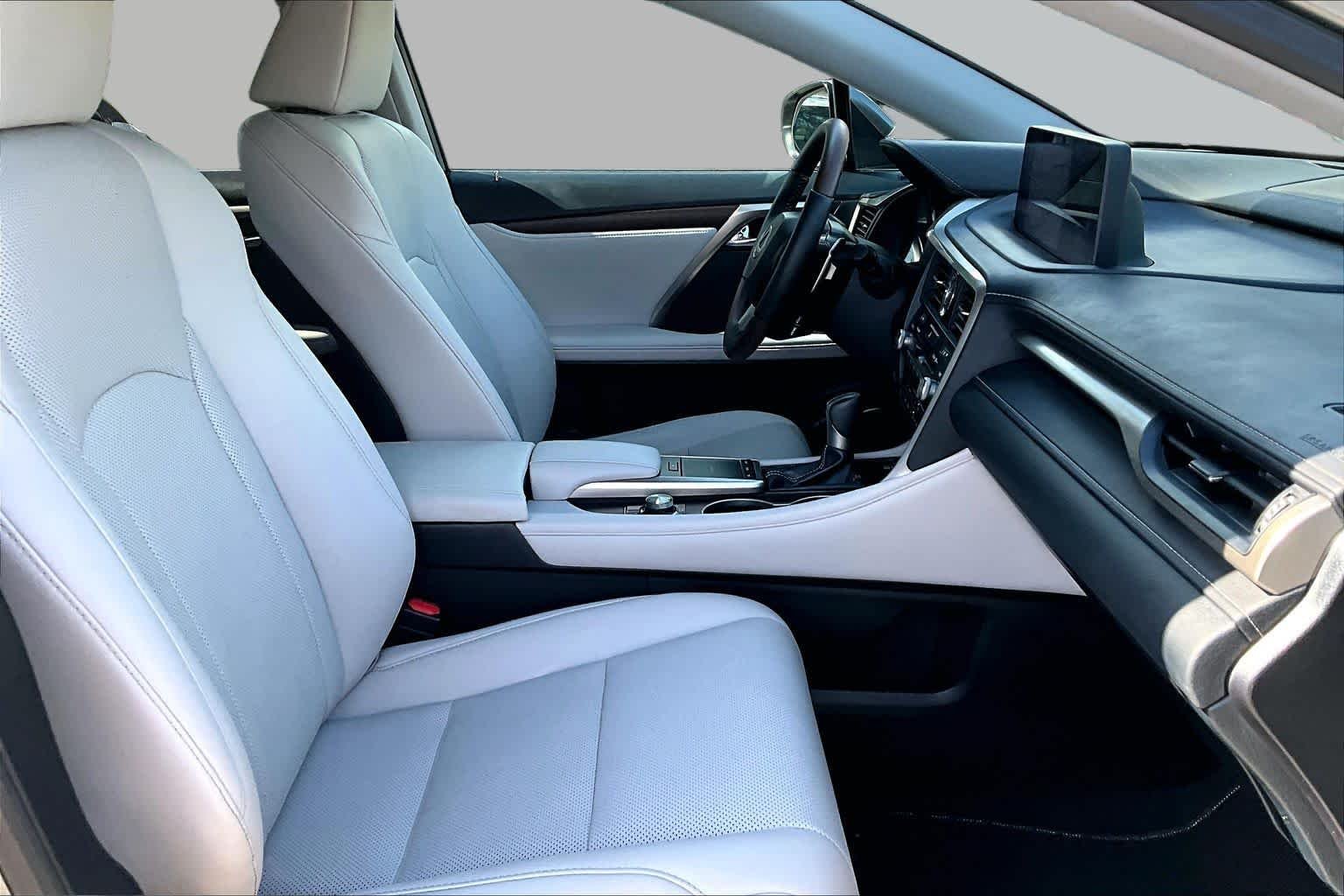Used 2020 Atomic Silver Lexus  image 9