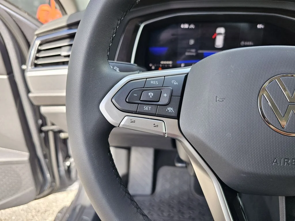 Used 2022 Gray Volkswagen 1.5T SE image 24