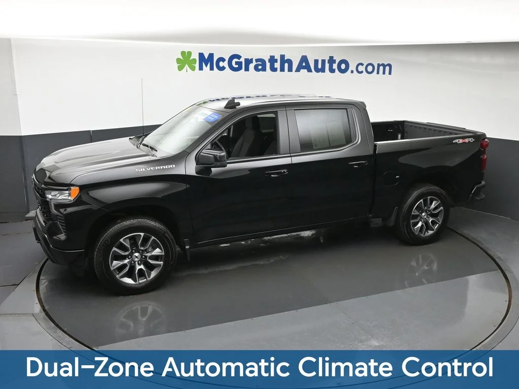 Used 2025 Black Chevrolet RST image 21