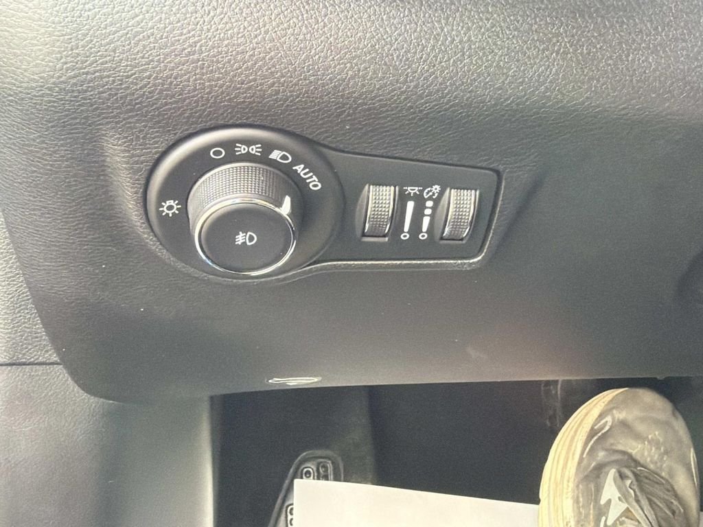 Used 2024 Blue Jeep Limited image 32