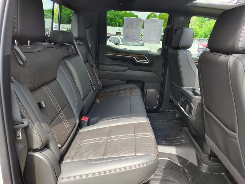Used 2025 Beige Chevrolet High Country image 30