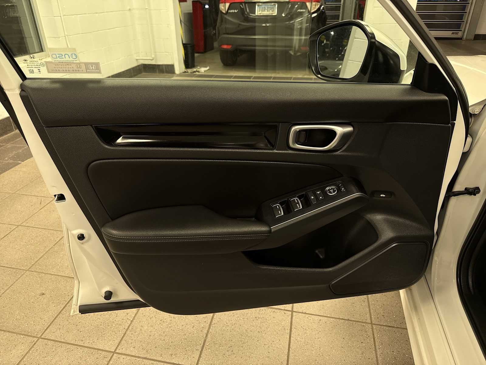 Used 2023 White Honda Touring image 31