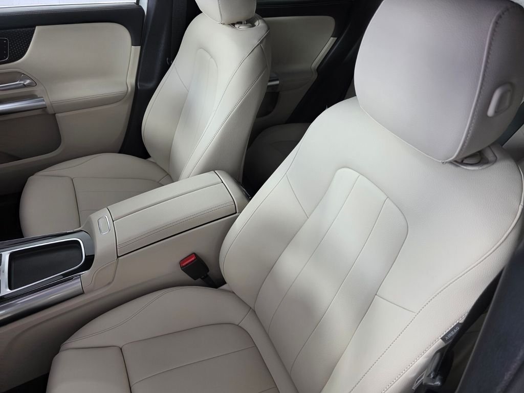 New 2026 Polar White Mercedes-Benz GLA 250 image 8