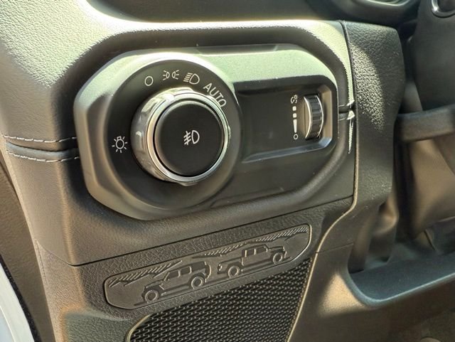 2025 Jeep Wrangler 4-Door Sahara - Photo 20