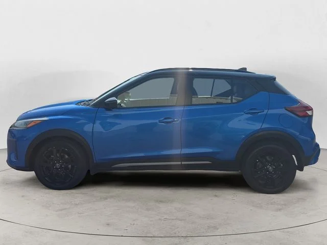 Used 2023 Blue Nissan SR image 2