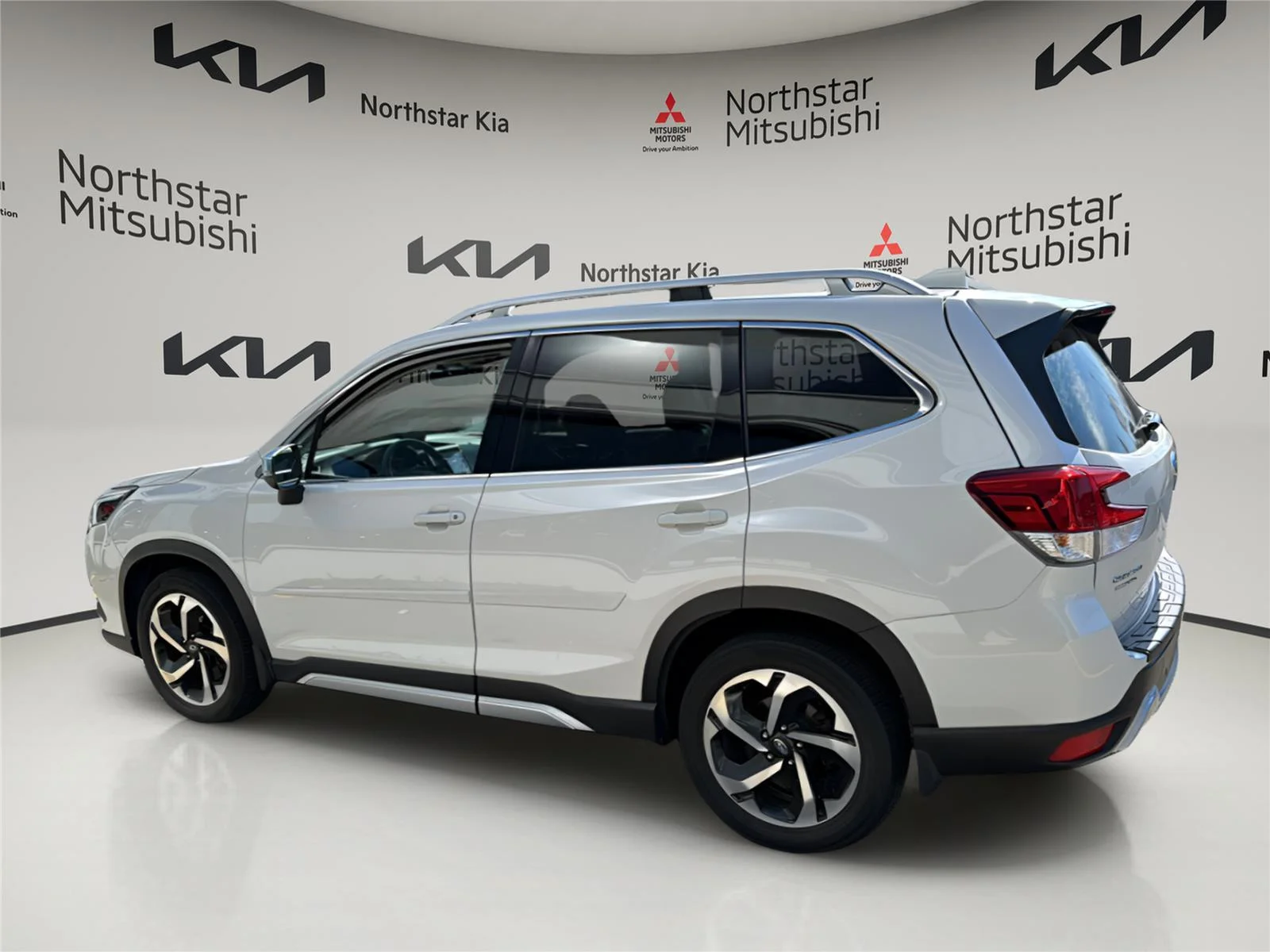 Used 2022 Crystal White Pearl Subaru Touring image 2