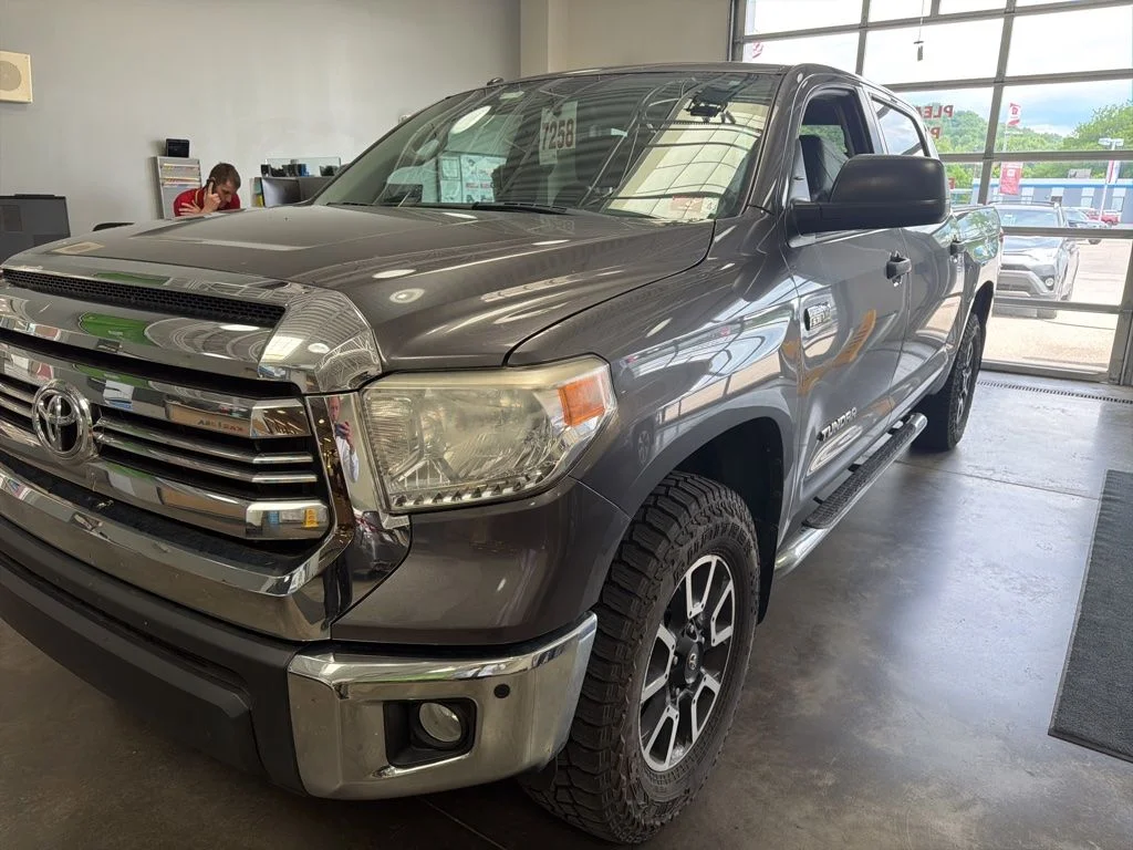 2017 Toyota Tundra SR5 5.7L 4WD Crew Max Short Bed's photo