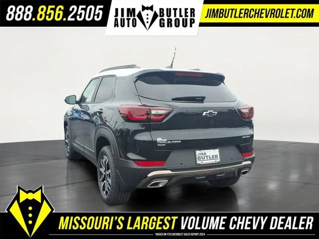New 2026 Mosaic Black Metallic Chevrolet ACTIV image 2