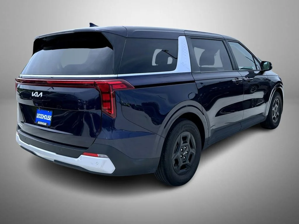 Used 2025 Blue Kia LXS image 5