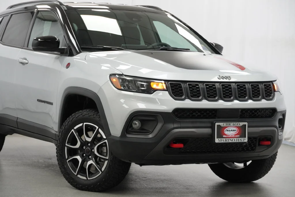 Certified Used 2025 Silver Jeep Trailhawk image 6