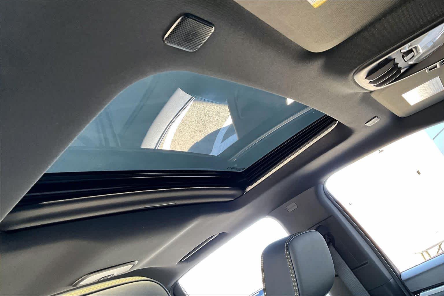 2025 Chevrolet Colorado ZR2 - Photo 14