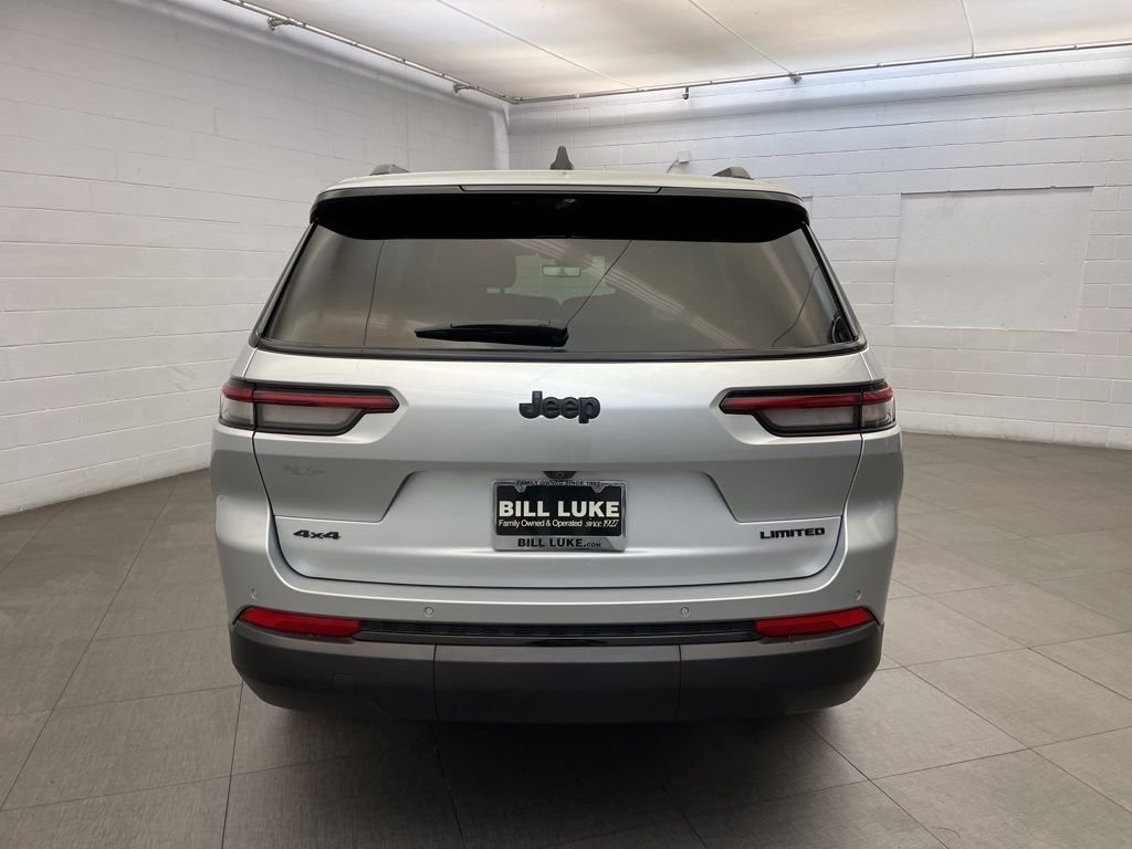 New 2025 Silver Zynith Exterior Paint Jeep Limited image 4