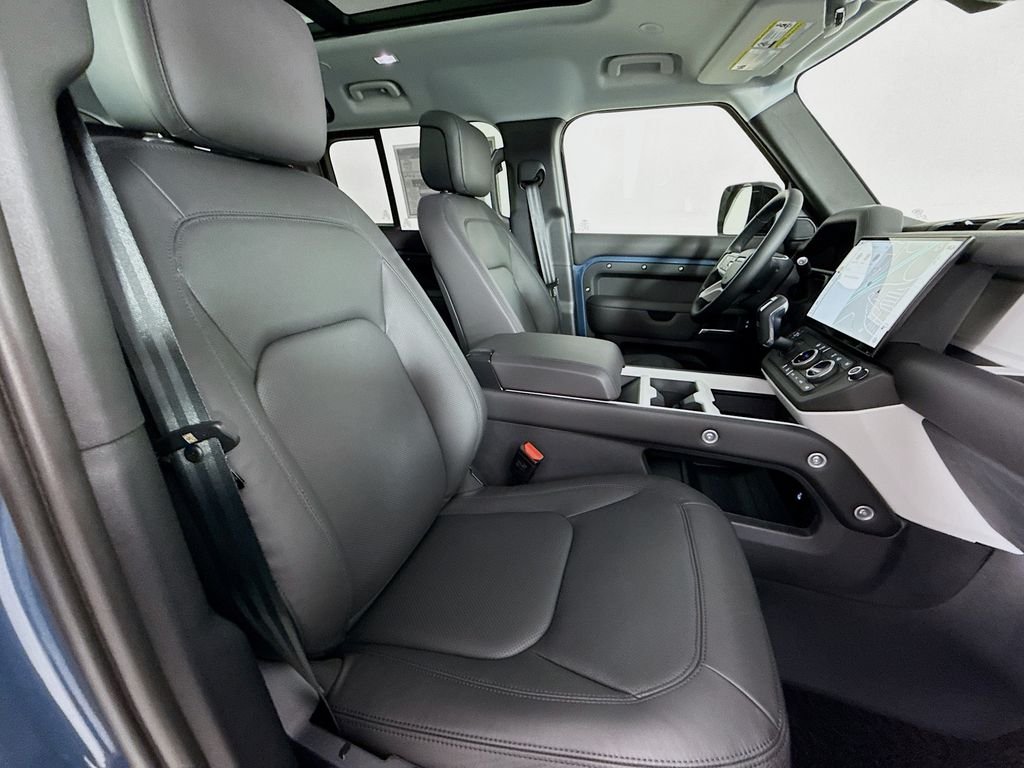 New 2026 Tasman Blue Land Rover S image 30