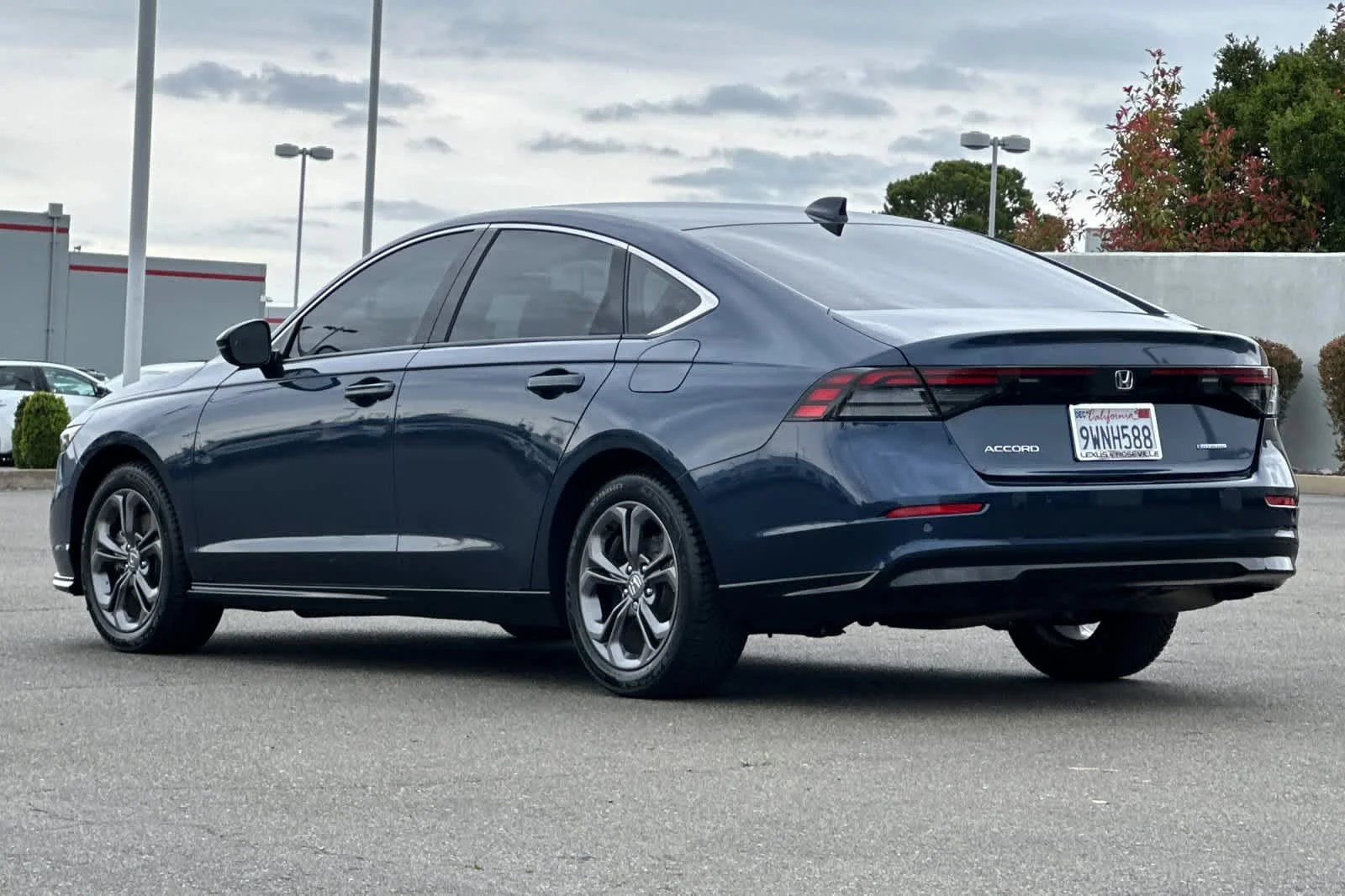 Used 2024 Canyon River Blue Metallic Honda EX-L image 7