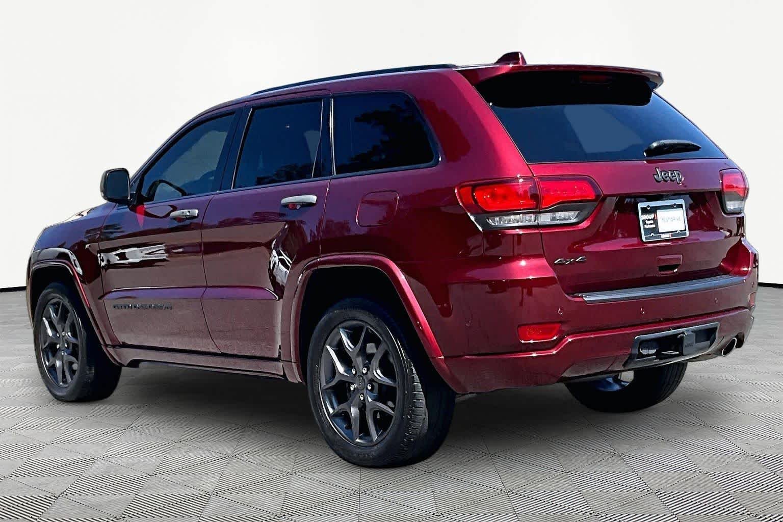 Used 2021 Velvet Red Pearlcoat Jeep 80th Anniversary image 12