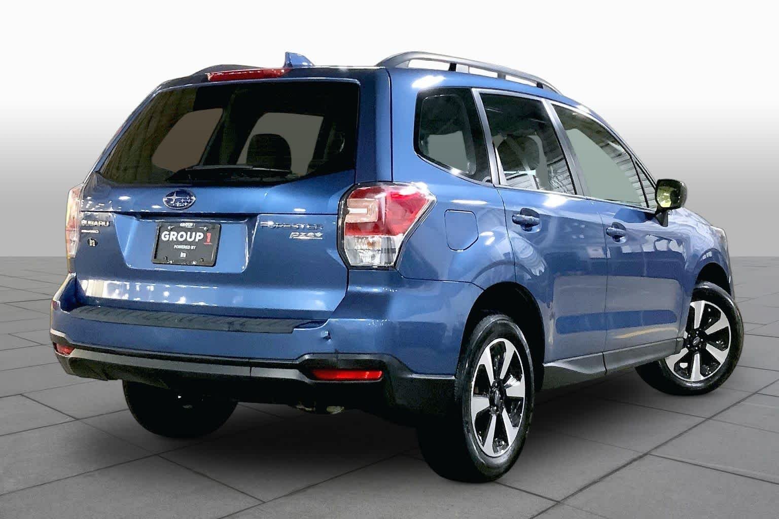 Used 2017 Quartz Blue Pearl Subaru  image 13