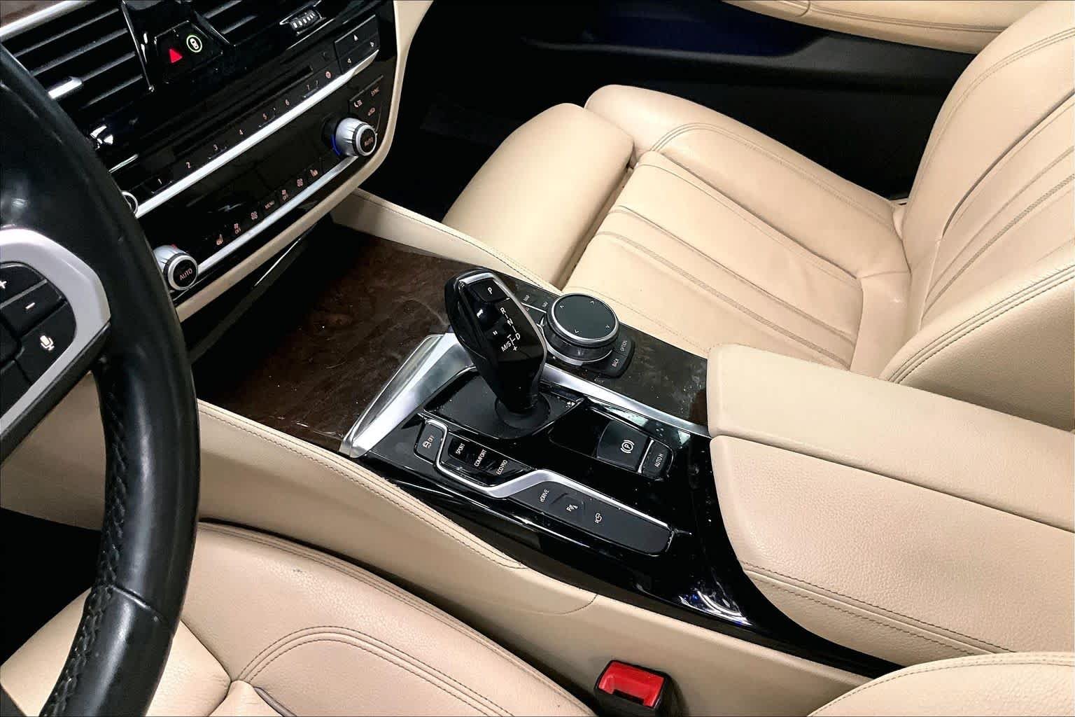 Used 2019 Mediterranean Blue Metallic BMW 530e iPerformance image 14
