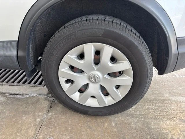Used 2020 Silver Nissan S image 12