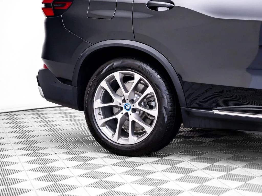 Used 2024 Black BMW xDrive50e image 36