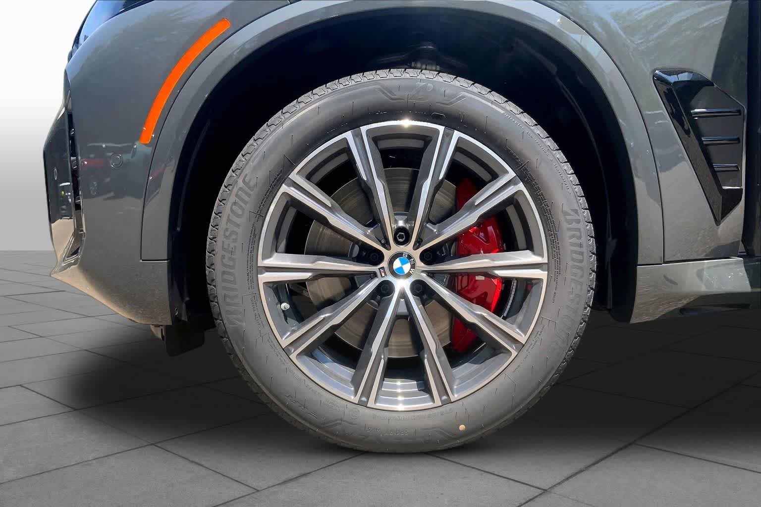 New 2026 Dravit Grey Metallic BMW M60i image 11