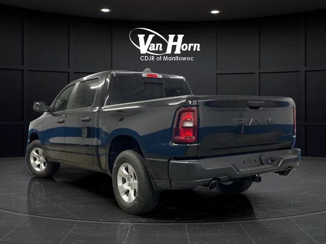 New 2026 Diamond Black Crystal Pearl-Coat Exterior Paint RAM Tradesman image 5