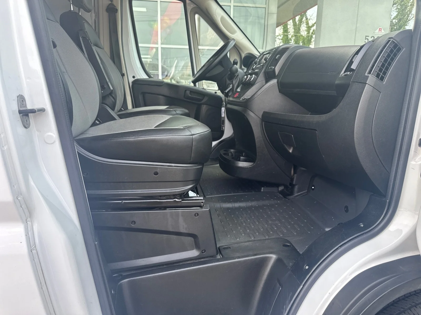 Used 2021 WHITE Ram  image 39