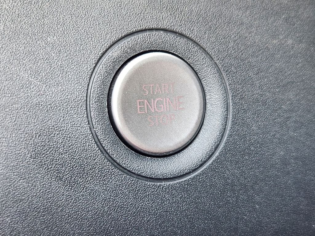 Used 2023 Gray Volkswagen Pro S image 17