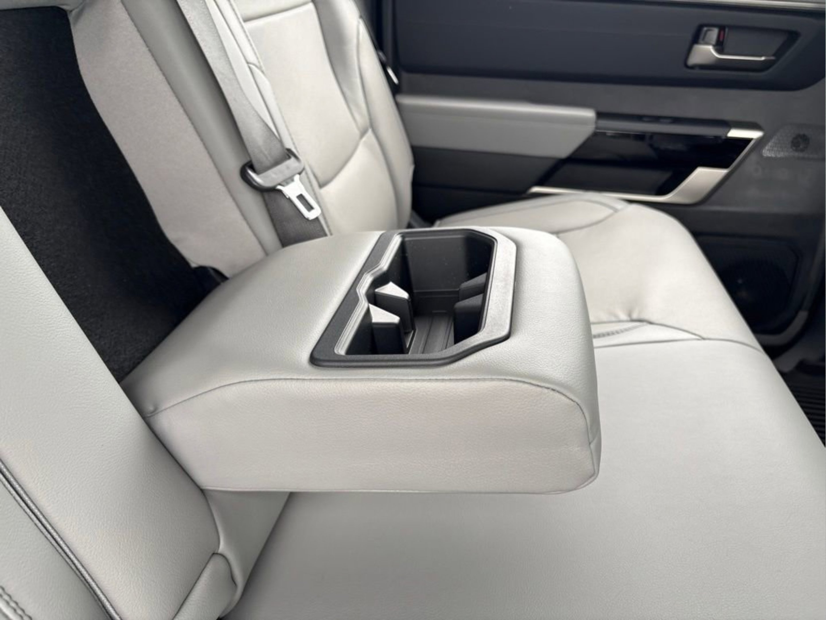 2026 Toyota Tundra Limited - Photo 35
