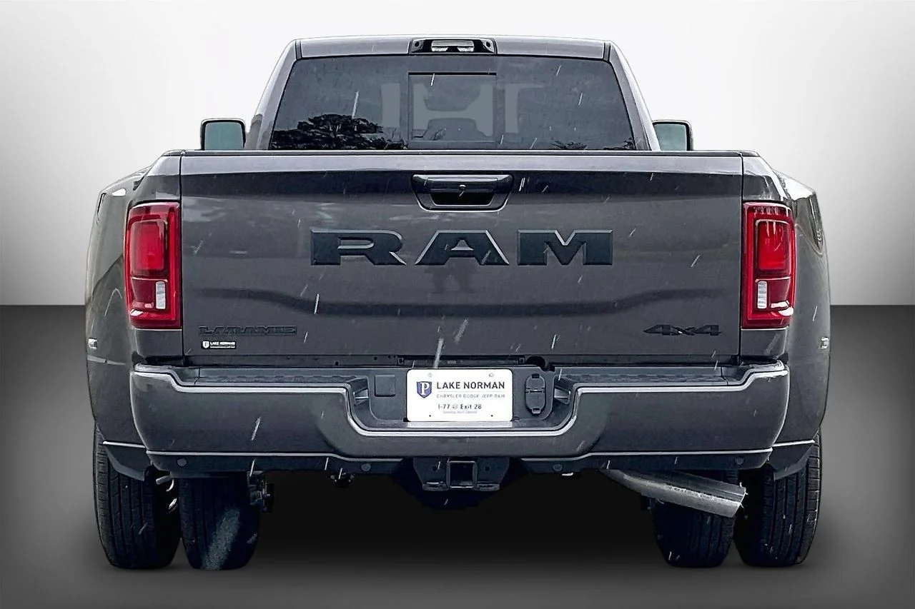 New 2026 Granite Crystal Metallic Clear-Coat Exterior Paint RAM Laramie image 7