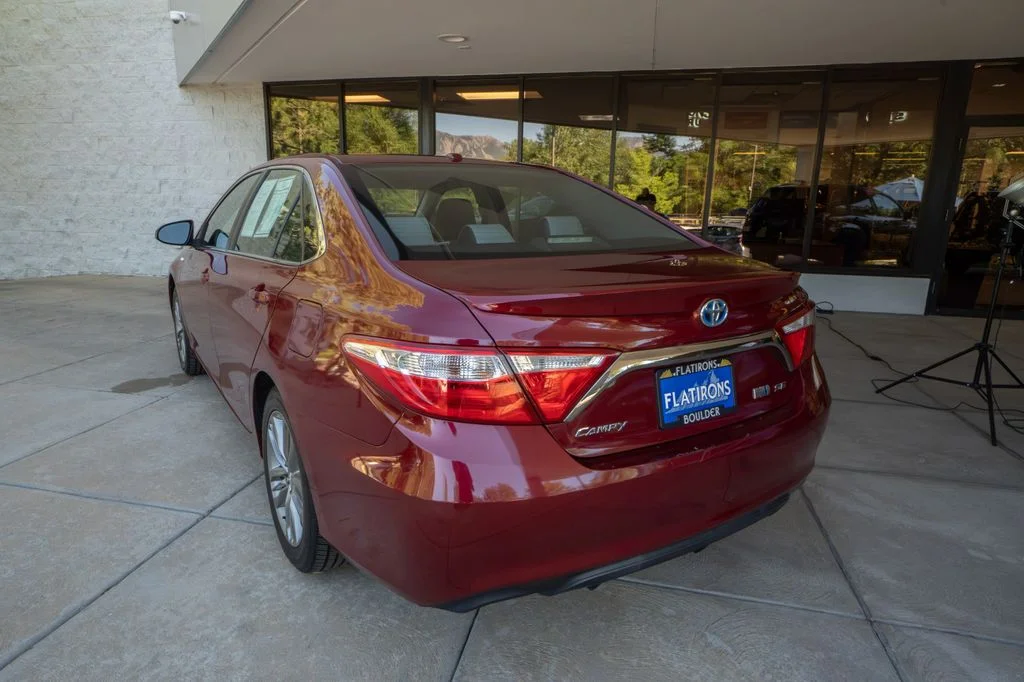 Used 2015 Red Toyota SE image 5