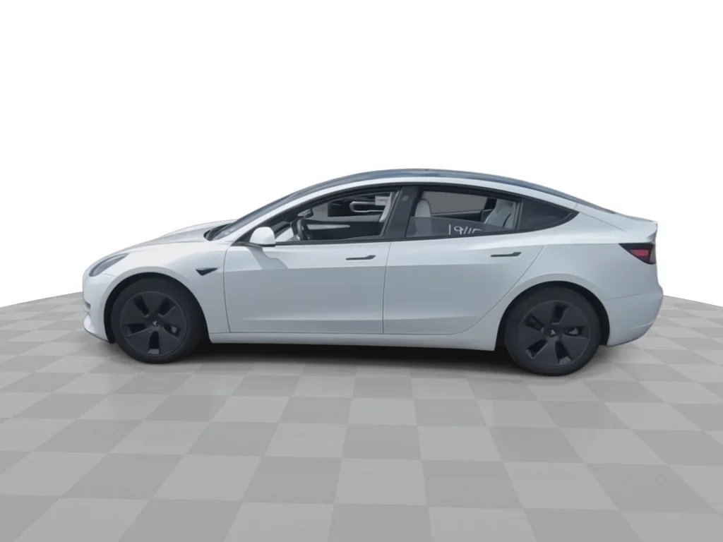 Used 2022 White Tesla RWD image 5