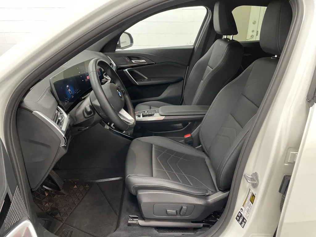 Used 2026 Alpine White BMW xDrive28i image 5
