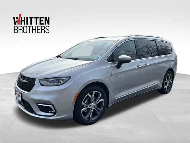 2026 Chrysler Pacifica Pinnacle's photo