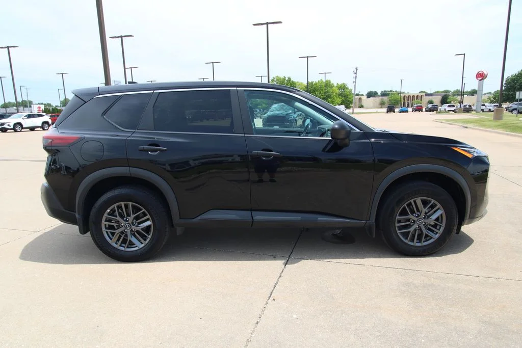 Used 2023 Black Nissan S image 4