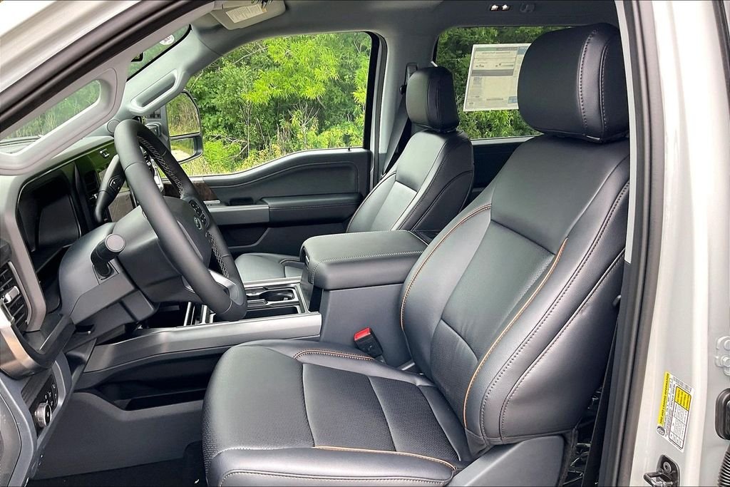 New 2026 Ford Super Duty F-250 Lariat 4D Crew Cab