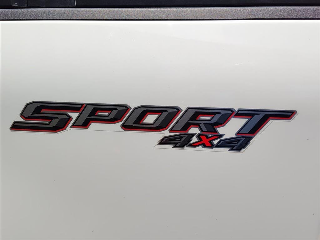 Used 2023 Oxford White Ford XLT image 4