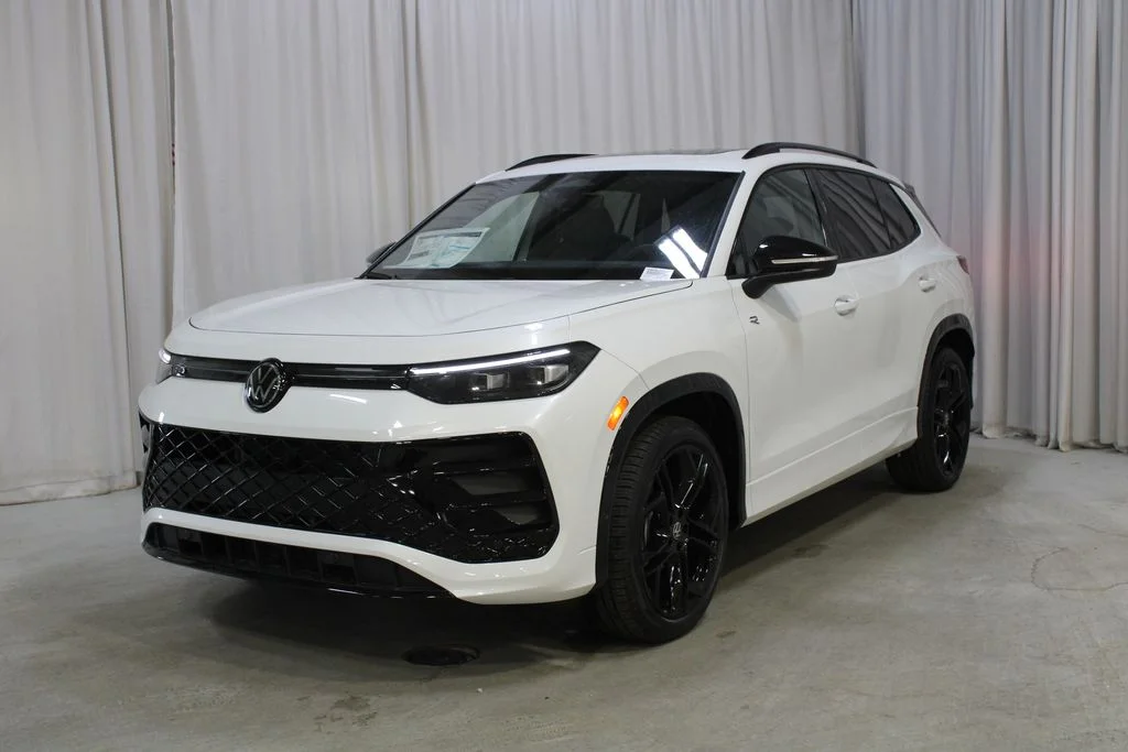 New 2026 White Volkswagen 2.0T SE R-Line Black image 36