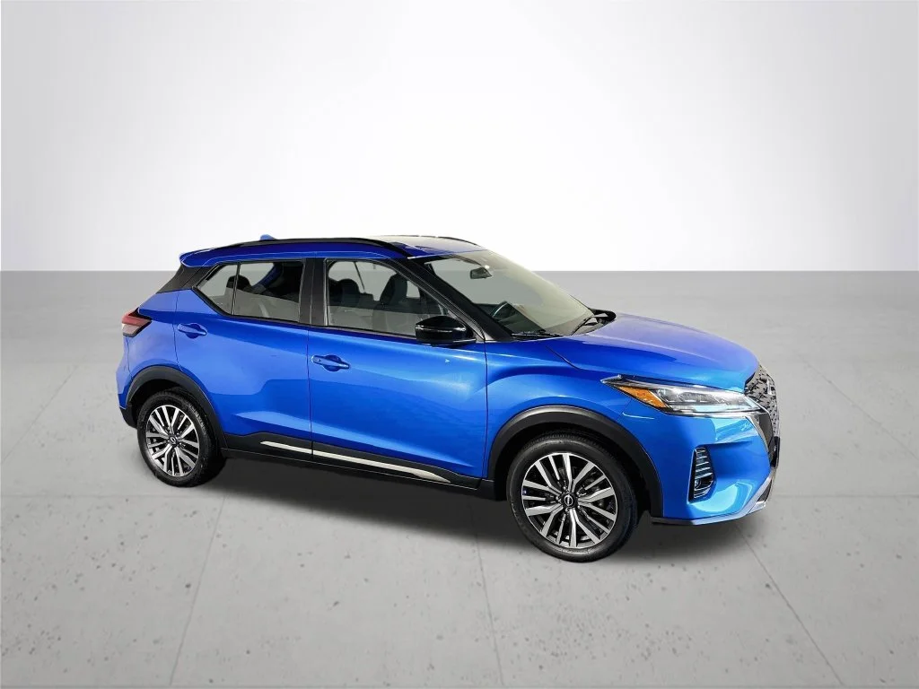 Used 2024 Blue Nissan SR image 4