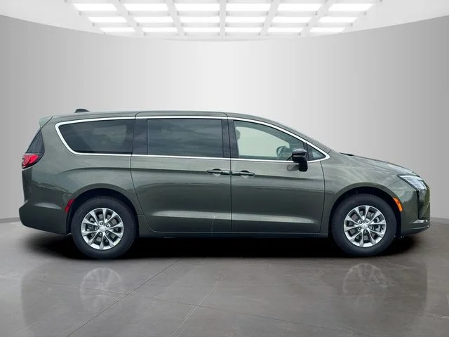 New 2027 Olive Green Pearl-Coat Exterior Paint Chrysler Select image 8